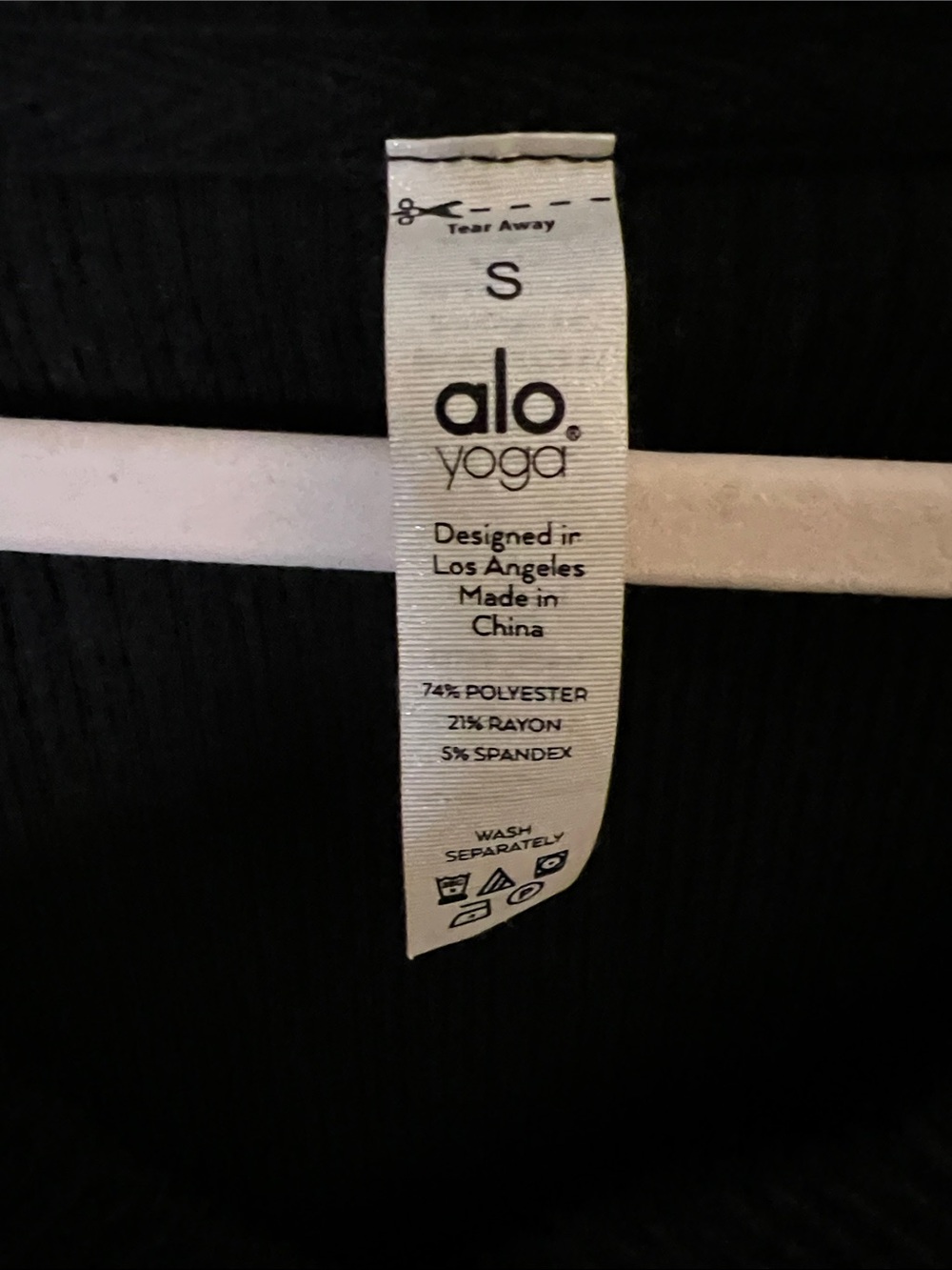 ALO Yoga Black Ribbed V-Neck Cropped Sweatshirt - Picture 2 of 11